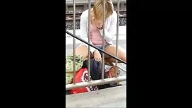 دختر farting در لینک ...