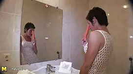 دختر در بازیگران فشا ...
