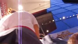 دو دختر به یکدیگر گر ...