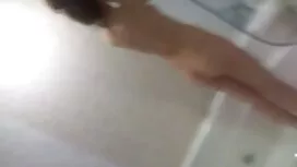 او در استخر ماساژ نی ...